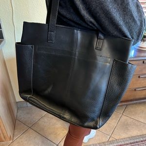 Duluth Trading Co Lifetime Leather Black Zip Top Tote, Bag, Purse